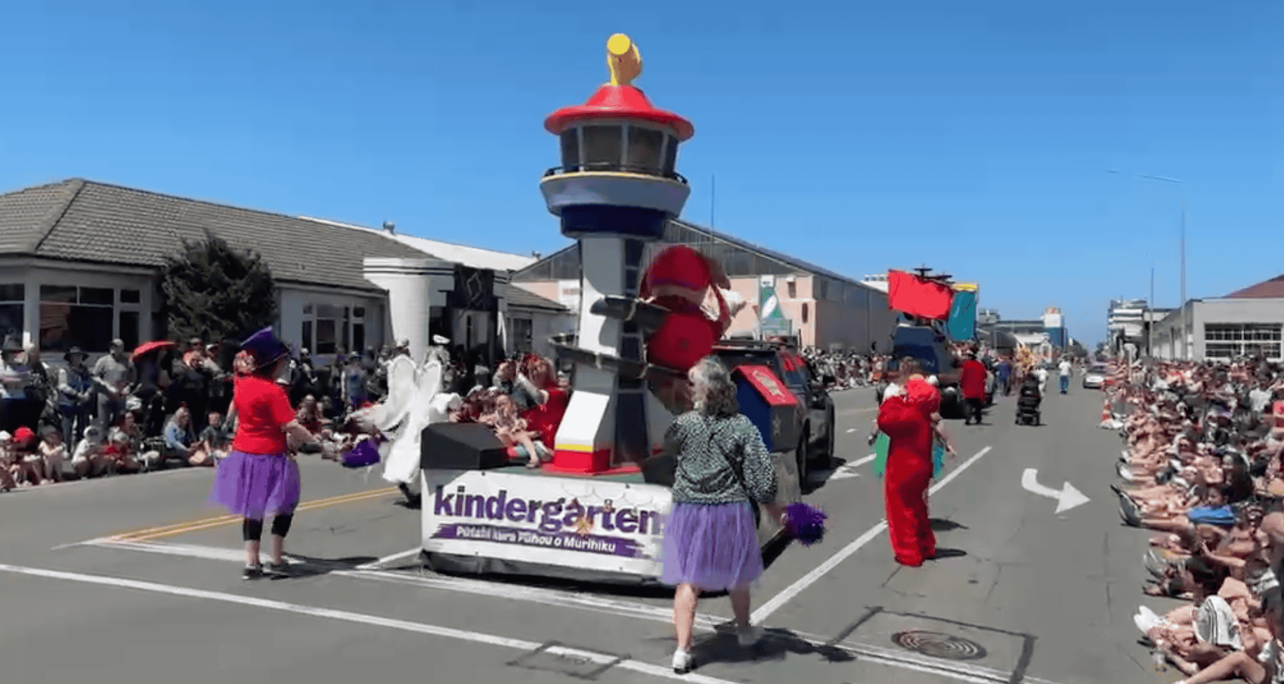 Watch Thousands Turnout For 2024 Santa Parade