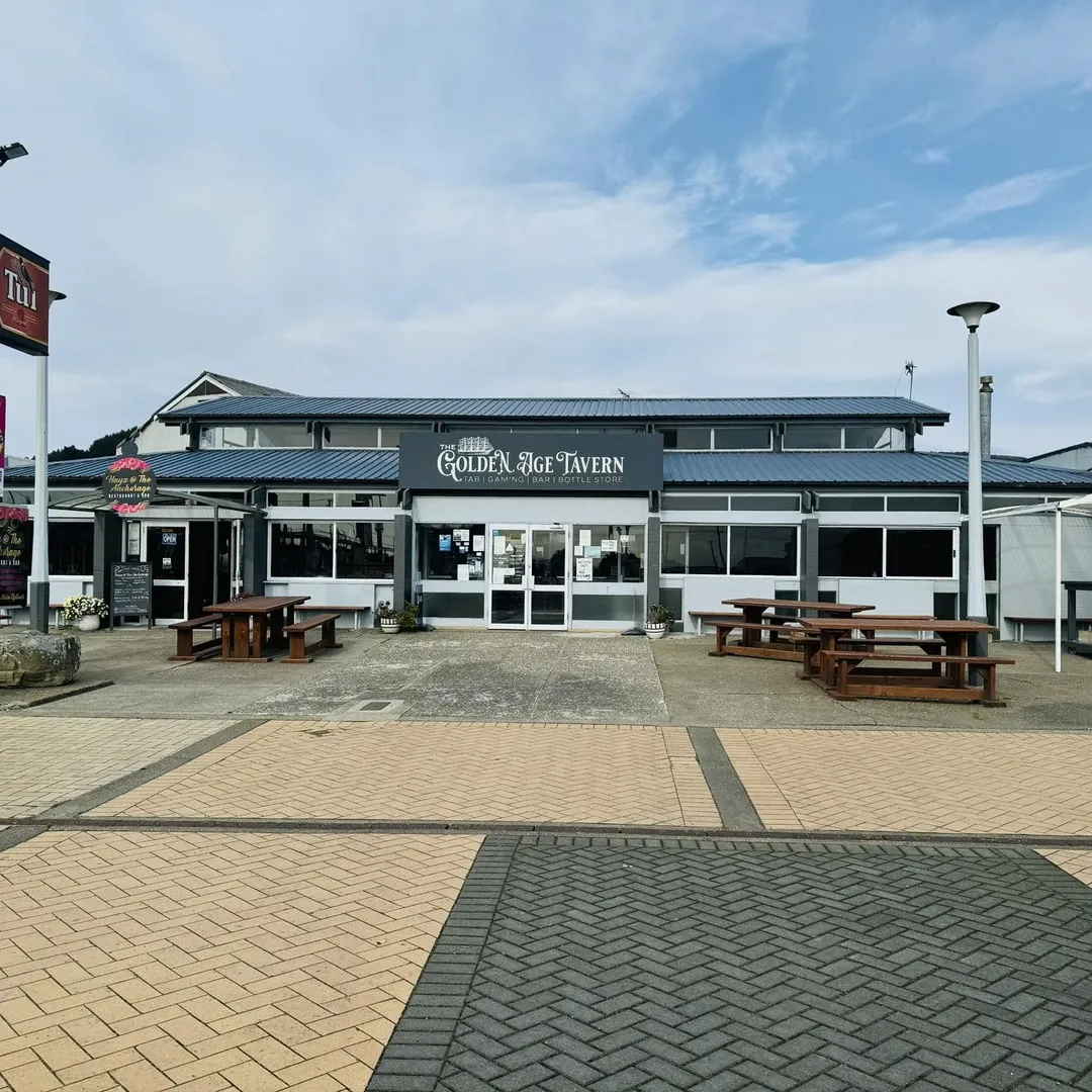 Bluff Tavern Keeps Licence Despite Opposition