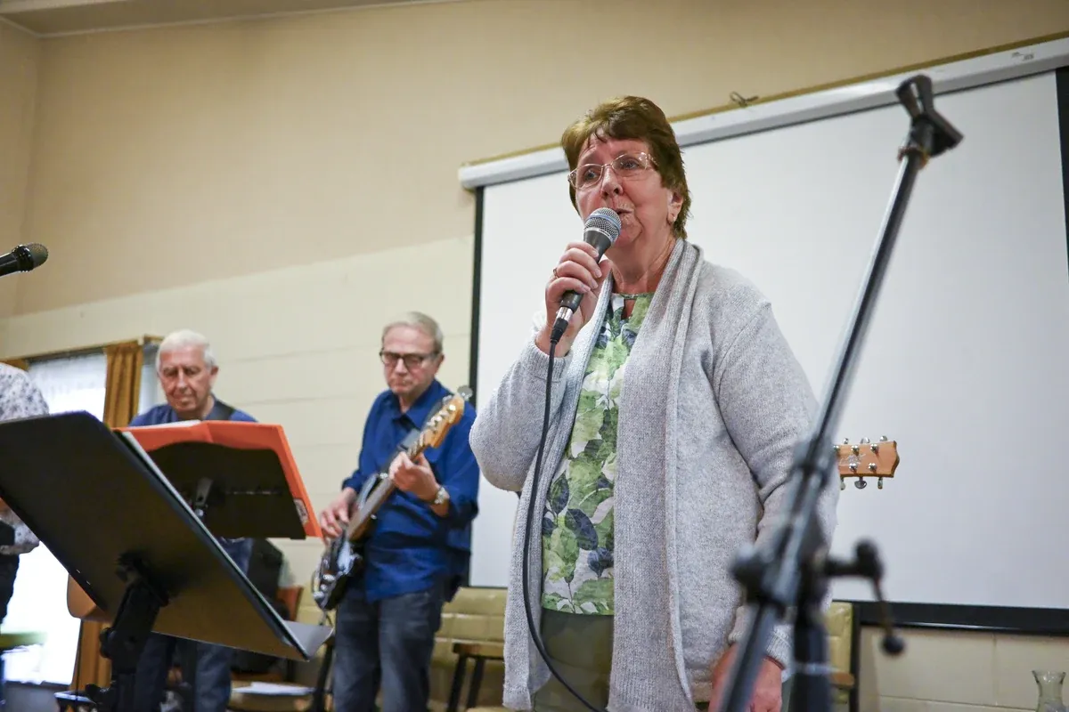 Gore Garden Drive Draws Biggest Crowd Yet