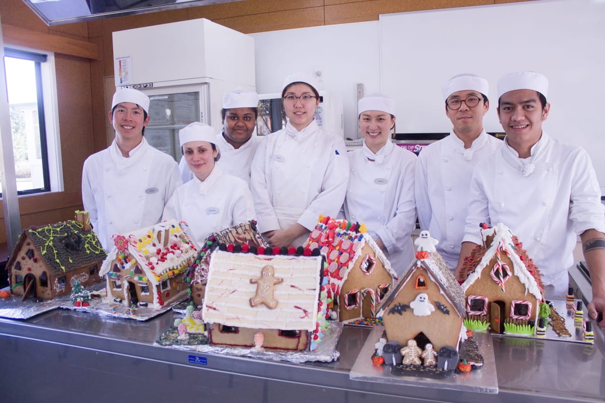 SIT’s Level 4 Cookery Students Make Gingerbread Houses