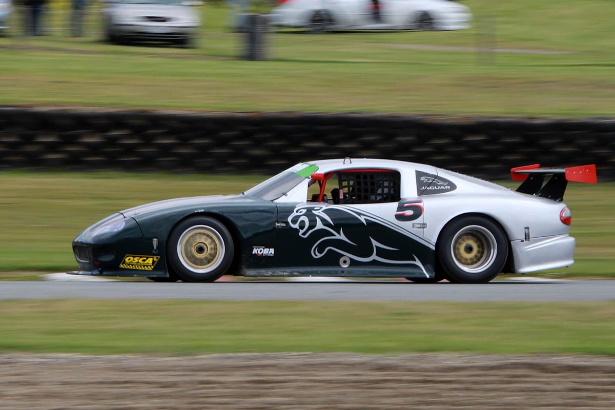 OSCA Super Saloons a Drawcard at Teretonga Park