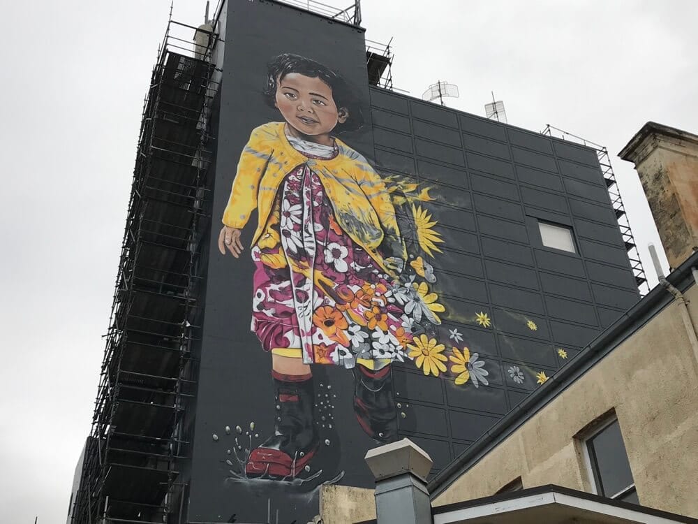 Huge Mural On Kelvin Hotel Unveiled