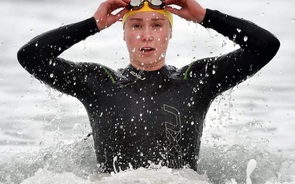 Hannah Morgan Crosses Foveaux Strait 8h 43m