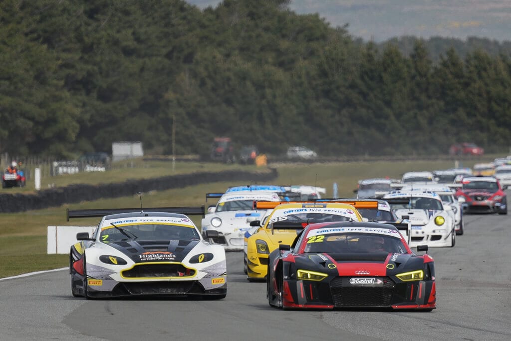 Outstanding Fields For Endurance Races At Teretonga Park