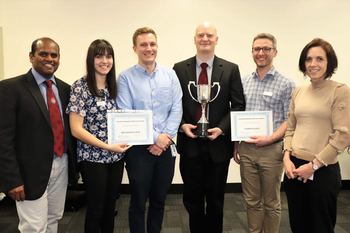 Senior Doctors Encourage Junior Colleagues with Research Prize Symposium