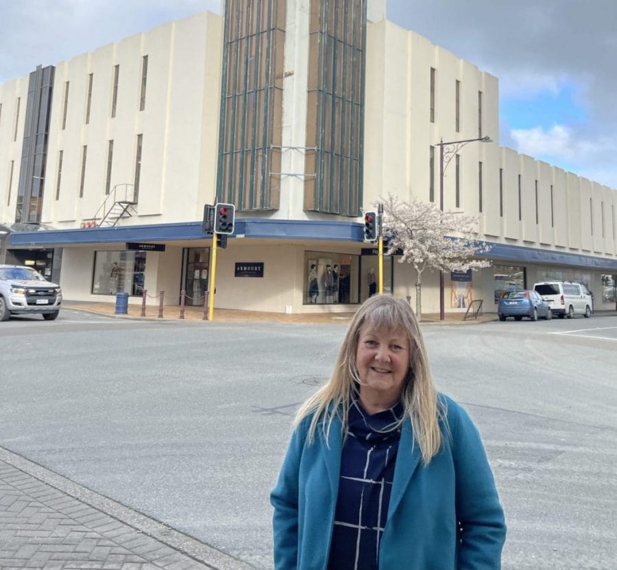 Invercargill MP Penny Simmonds Expresses Shock and Sadness Over Closure of Iconic H&J Smith