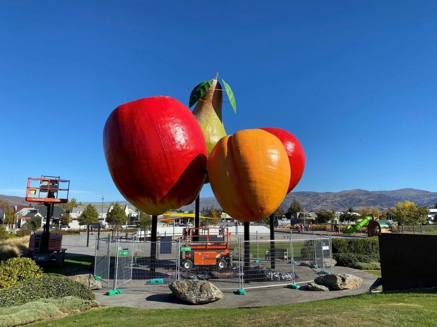 Southland Artist Fixes Big Fruit Sculpture