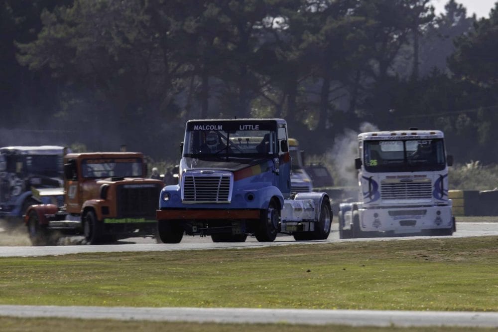 Big Field of Trucks Heading to Teretonga Park