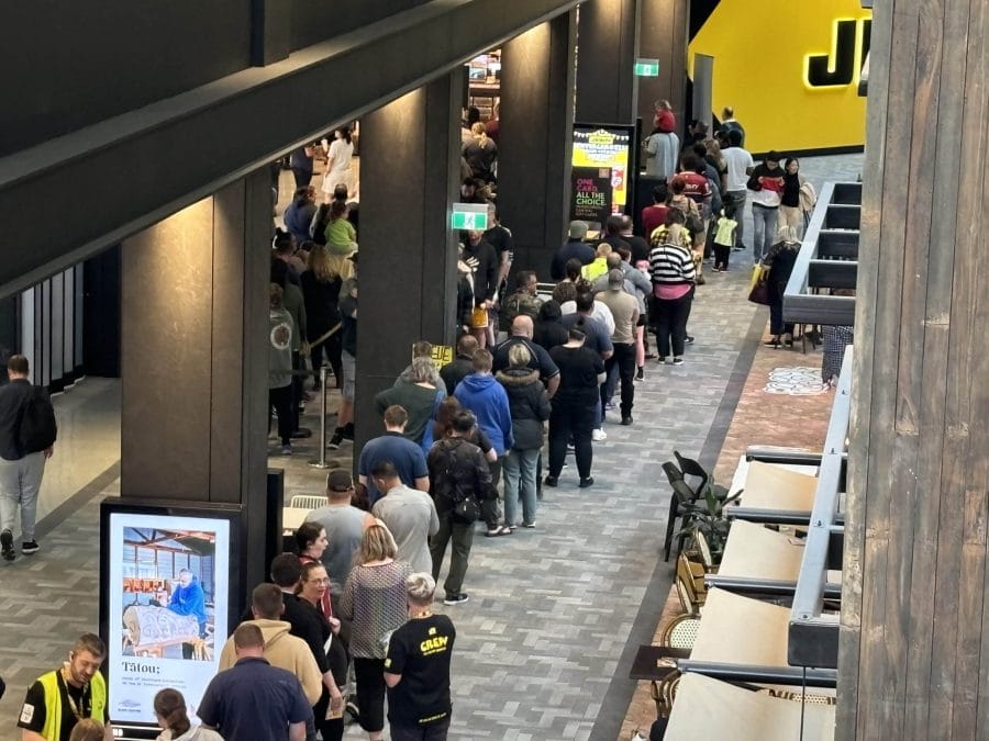 JB HI-FI Celebrates Grand Opening Success in Invercargill with Community Support