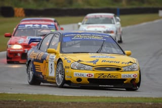 Historic Touring Cars Keep Teretonga Crowd Entertained