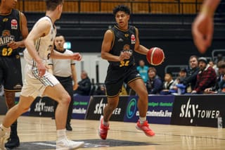 Dru-Leo Leusogi-Apeset to wow for Southland Sharks