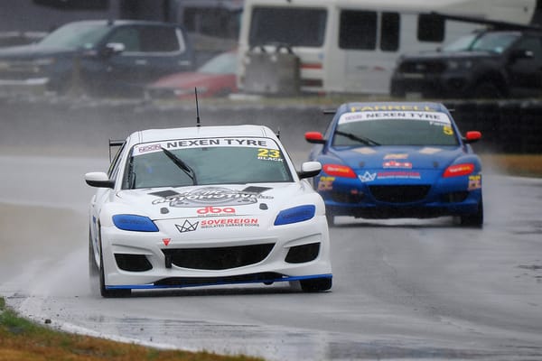 Incidents End Nexen Tyre Mazda Racing Super Series Race