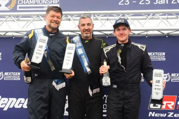 Wet Weather Curveball at Teretonga Park
