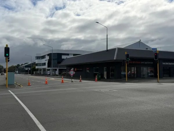 Southland Roads Closed After Overnight Crashes