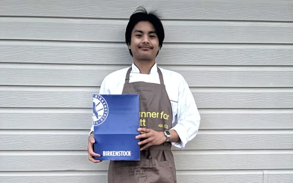 Two Students Win Dinner For Scott Awards