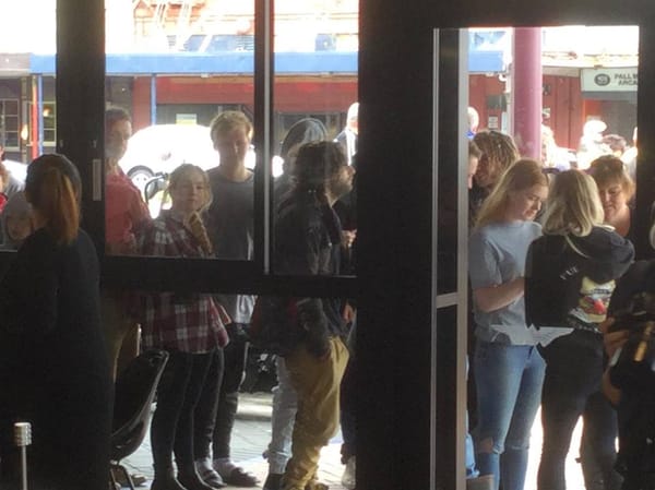 Queues Line Up To Try New Burgerfuel Store