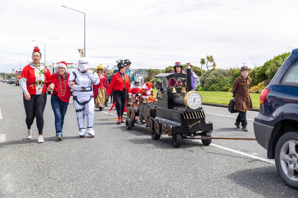 Christmas Cheer Heading for Bluff