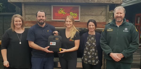 AED Donated To The Whistling Frog Café