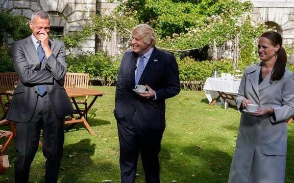 Invercargill Nurse Jenny McGee Has Thank You Cuppa With British PM Boris Johnson