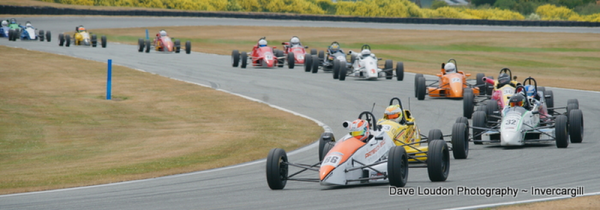 Teretonga Serves Up Superb Motor Racing