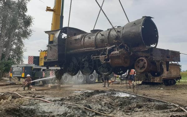 Lumsden Hoists 1885 V-Class Locomotive From Tonnes Of River Muck