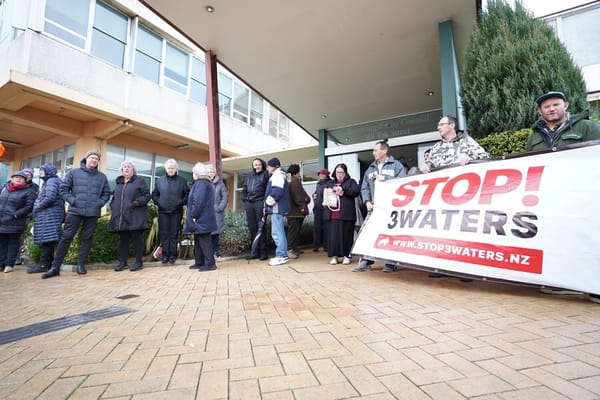 Vocal Crowd At Three Waters Petition Rally (full Video)